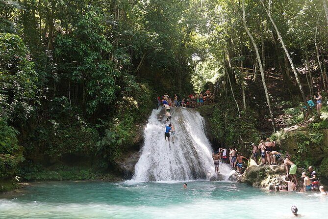Blue Hole Ocho Rios - A Close Look at the Blue Hole Experience
