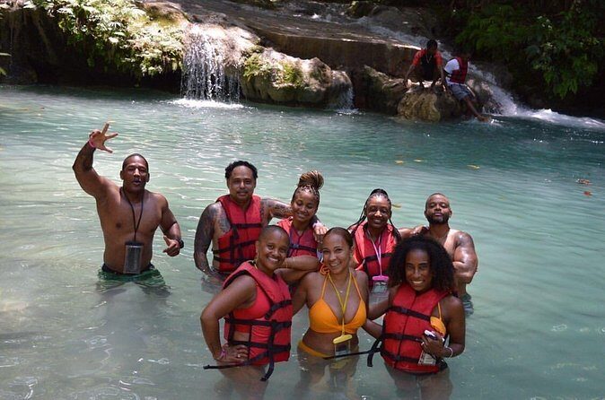 Blue Hole Waterfalls + Bamboo River Rafting Tour from Ocho Rios - What Makes This Tour Stand Out?