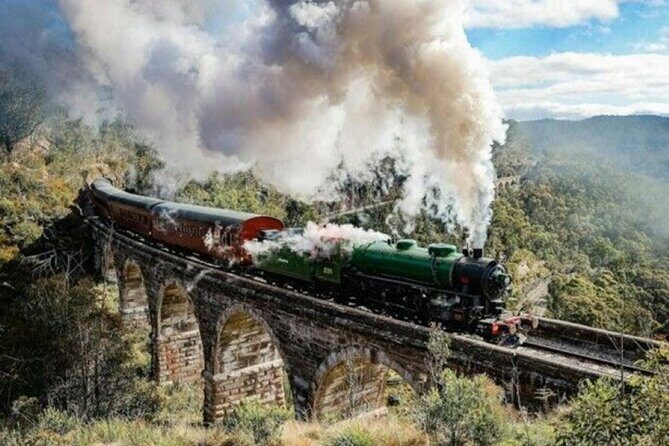 Blue Mountains Day Tour from Three Sisters to Tomah Gardens - Key Points
