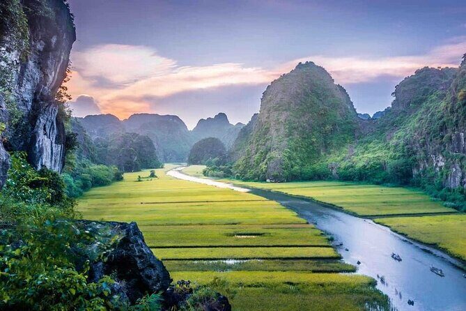 Boat and Bike Riding with Mua Cave in Ninh Binh Full Day Tour - Exploring Hoa Lu: Vietnam’s Ancient Capital