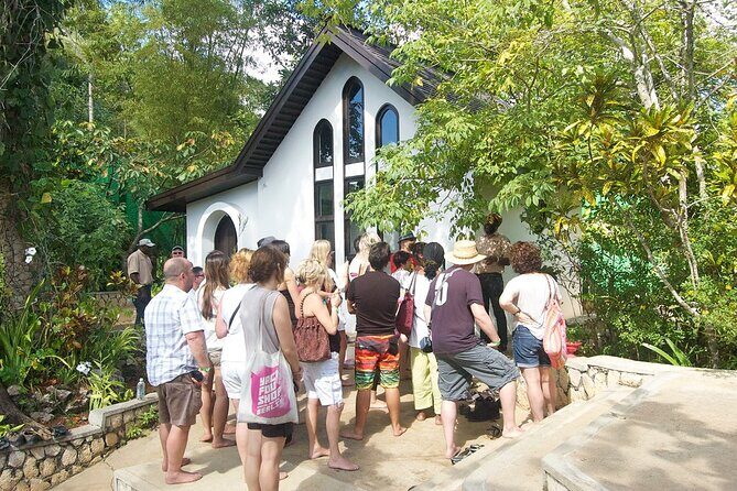 Bob Marley Nine Miles, sightseeing and local food and fruit stop - Key Points