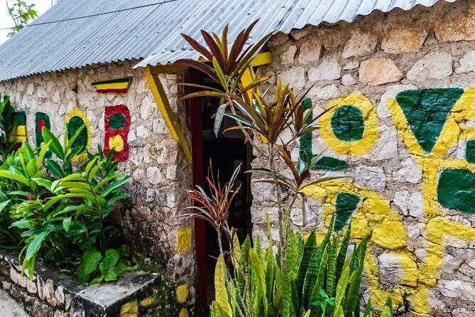 Bob Marley Nine Miles, sightseeing and local food and fruit stop - The Value of This Experience