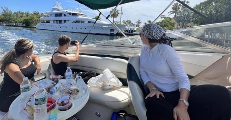 Boca Raton: 23ft Boat Tour with Snorkeling/Tubing/Island - Discovering Boca Raton from the Water
