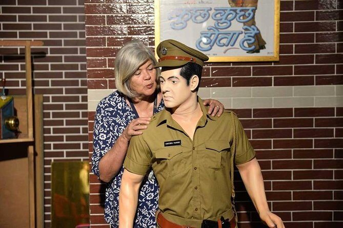 Bollywood Studio Tour: Get an Exclusive Behind-the-Scenes - How It Feels in Practice