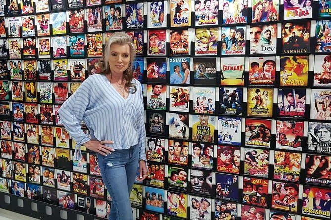 Bollywood Studio Tour with Slum & City Tour - Exploring the Itinerary in Detail