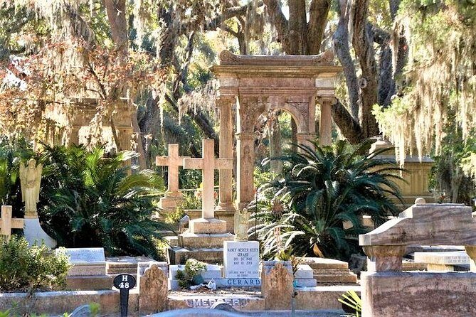 Bonaventure Cemetery Walking Tour with Transportation - Exploring the Tour in Detail