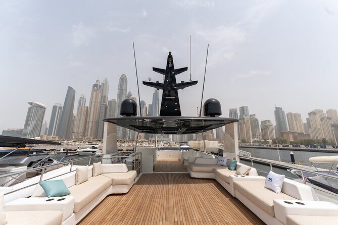 Book 3hr Luxury Yacht Rental Dubai - Get 1hr Free - A Closer Look at the Dubai Luxury Yacht Experience