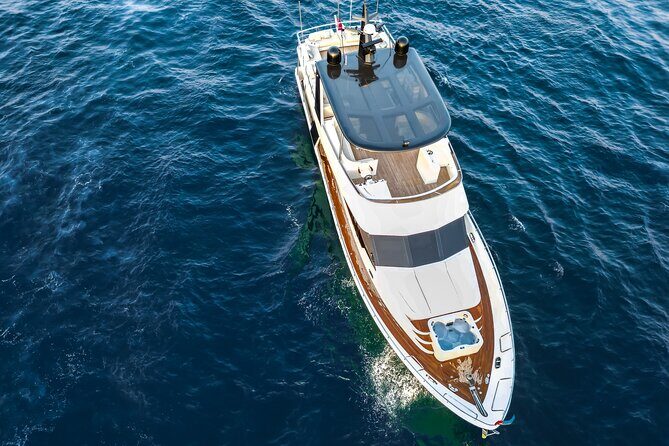 Book 3hr Luxury Yacht Rental Dubai - Get 1hr Free - Key Points