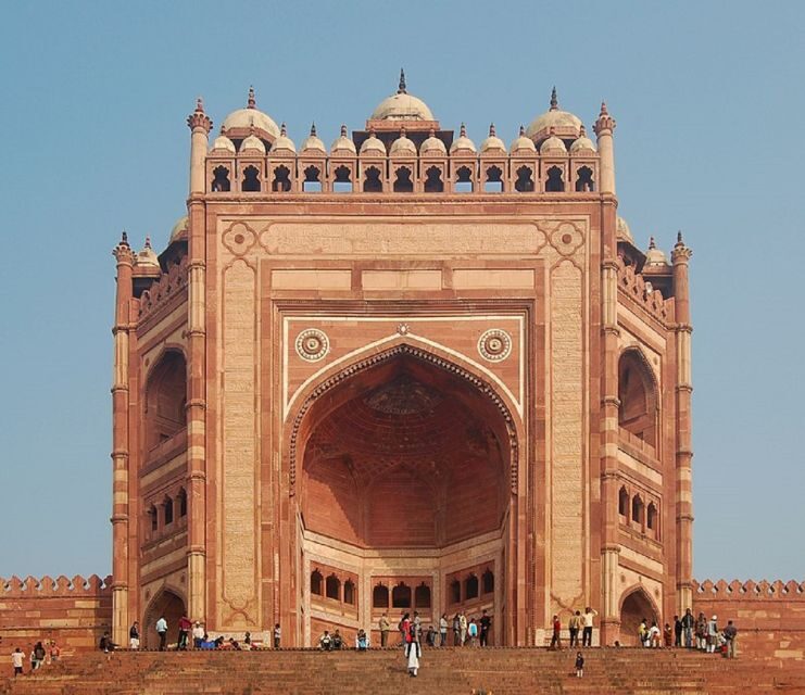 Book Official Tour Guide for Fatehpur Sikri. - Key Points