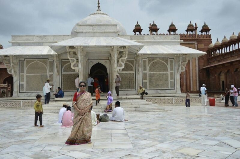 Book Official Tour Guide for Fatehpur Sikri. - Value and Practicality