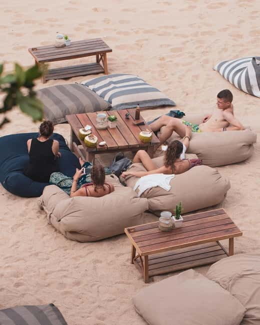Bophhut: Coco Tam's Beach Bar Table Reservation - Key Points