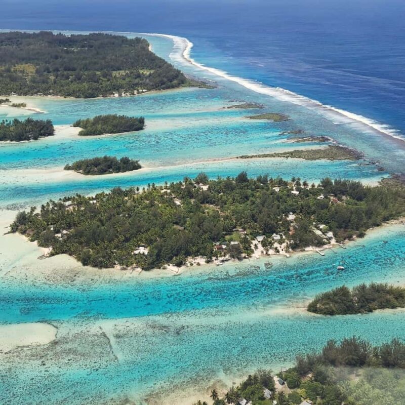 Bora-Bora 30 minutes private flight in light aircraft - Why It Stands Out