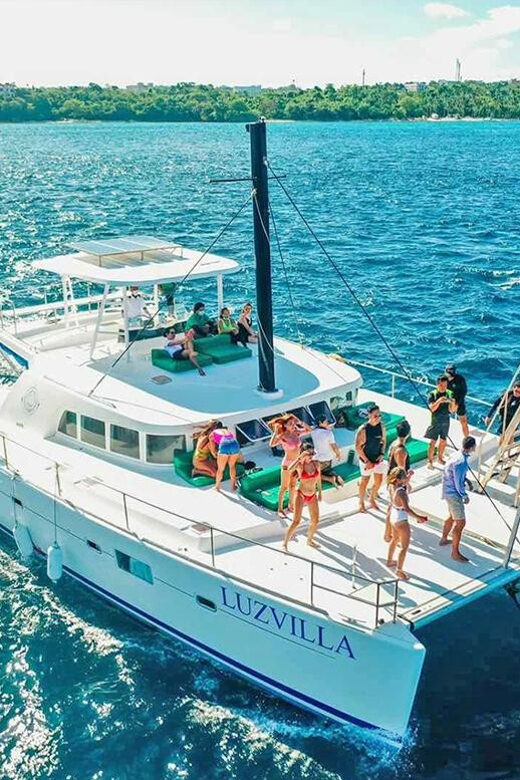 Boracay: Luxury Private Yacht Cruise - Why This Tour Is a Good Fit