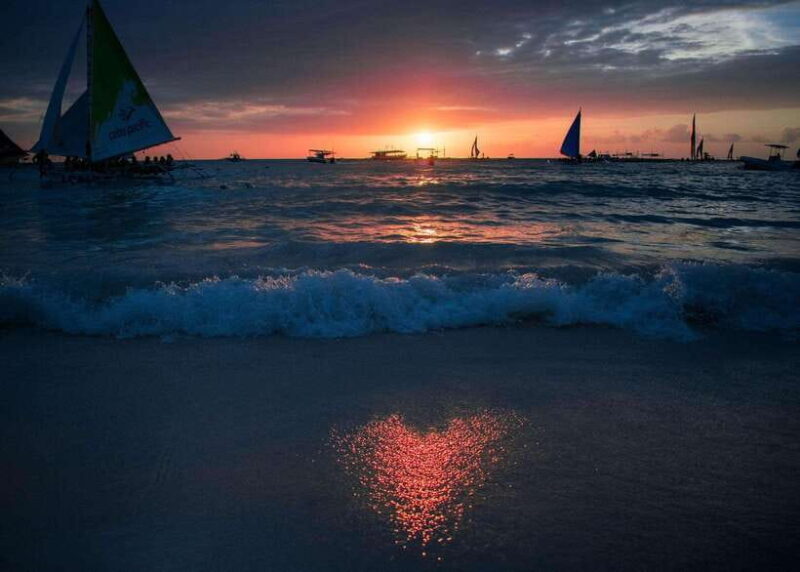 Boracay: Paraw Sailing with Photos - Key Points