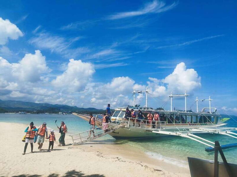 Boracay: Private Island Hopping and Lunch with Seaview - An Authentic Boracay Experience: What to Expect