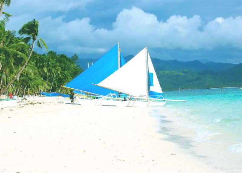 Boracay: Private Traditional Bamboo Boat Sailing Tour - Key Points