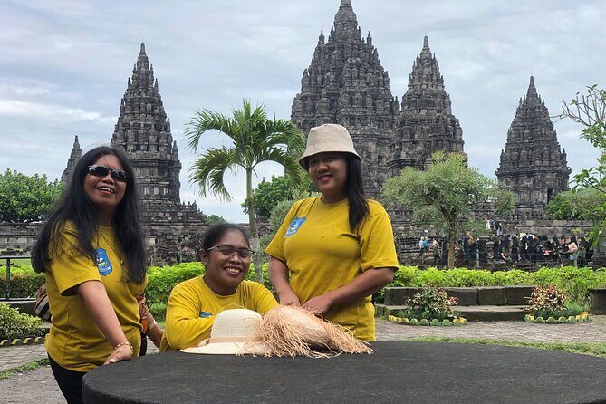 Borobudur Climb up, Merapi, Prambanan All Inclusive Private Tour - FAQ