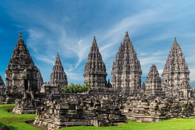 Borobudur (Climb Up), Sultan Palace - Tamansari, Prambanan Tour - Key Points