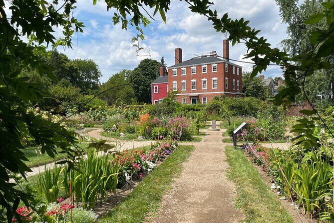 Boston Day Tour by Ferry: Salem Witch Trials Past to Present - FAQ