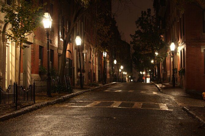 Boston Small Group Night Tour - A Deep Dive Into the Boston Small Group Night Tour