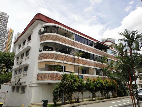 Botanic Gardens & Tiong Bahru Walking Tour with Breakfast - Key Points
