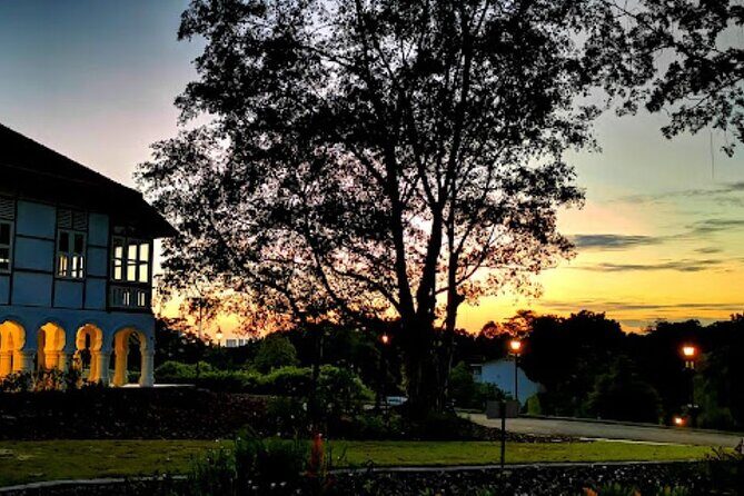 Botanic Gardens & Tiong Bahru Walking Tour with Breakfast - Starting at Botanic Gardens MRT Station