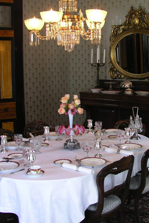 Bowling Green: Riverview at Hobson Grove Historic House - The Sum Up