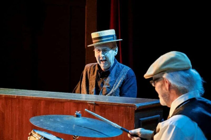 Branson: Comedy Bash Dinner Show - Key Points