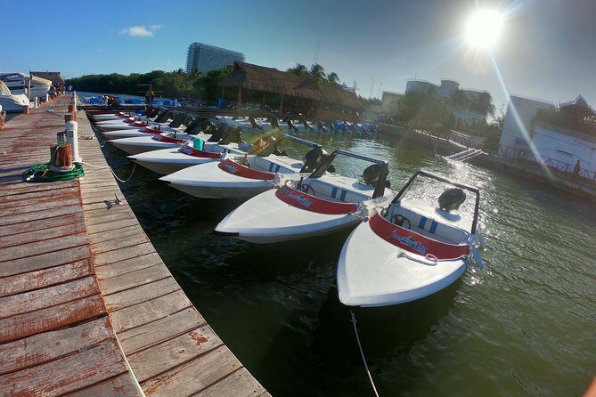 Breathtaking experience driving a speedboat in Cancun with Snorkeling included - The Authenticity and Fun Factor
