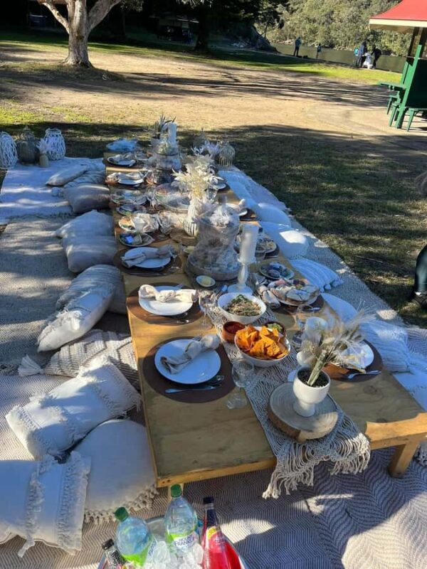 Brisbane Luxurious pop up picnic at the City Botanic gardens - Key Points