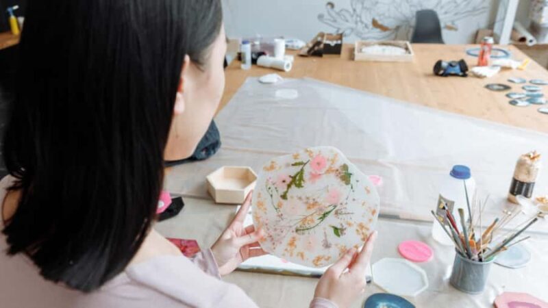 Brisbane: Resin Art Classes - Cheeseboards & Coasters - The Value of This Experience