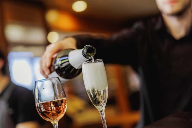 Brisbane: Sirromet Winery Tour with Tasting & 2-Course Lunch - The Perfect Introduction to Queensland’s Wine Heritage