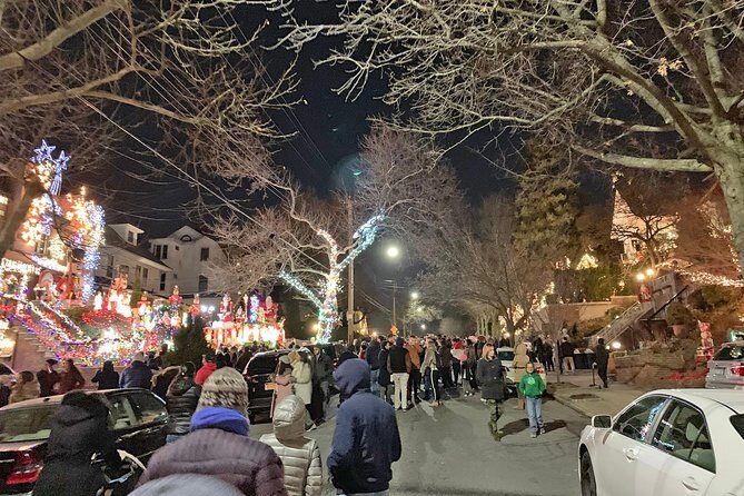Brooklyn Christmas Lights Walking Tour at Dyker Heights - Key Points