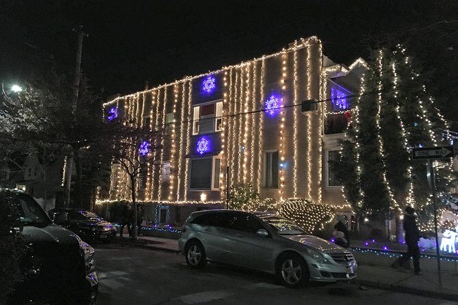 Brooklyn Christmas Lights Walking Tour at Dyker Heights - Practical Tips for Participants