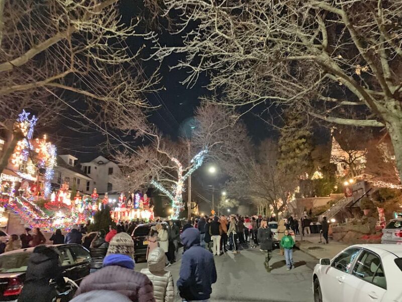 Brooklyn: Dyker Heights Christmas Walking Tour - The Sum Up