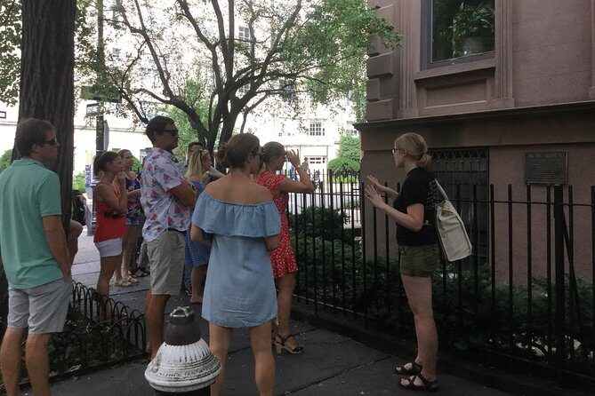 Brooklyn Literary Pub Crawl - Exploring Brooklyn’s Literary Scene and Historic Bars