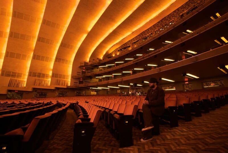 Brooklyn: Movie Locations Guided Tour with Entry Ticket - Detailed Breakdown of the Itinerary