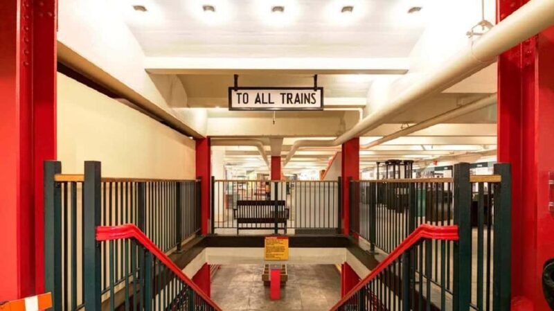 Brooklyn: Movie Locations Guided Tour with Entry Ticket - FAQ