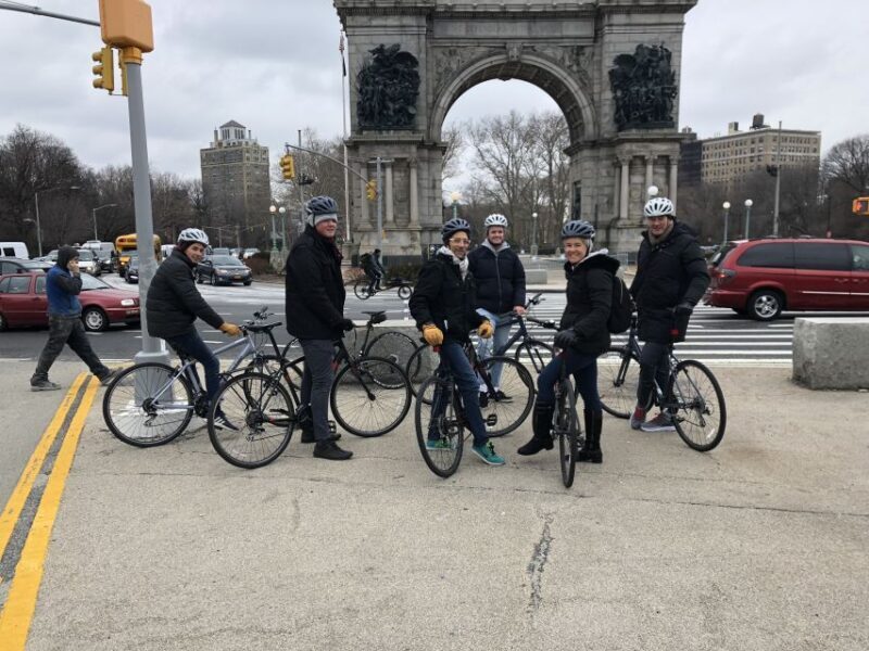 Brooklyn: Sightseeing Bike Tour with Local Guide - Authentic Neighborhood Encounters