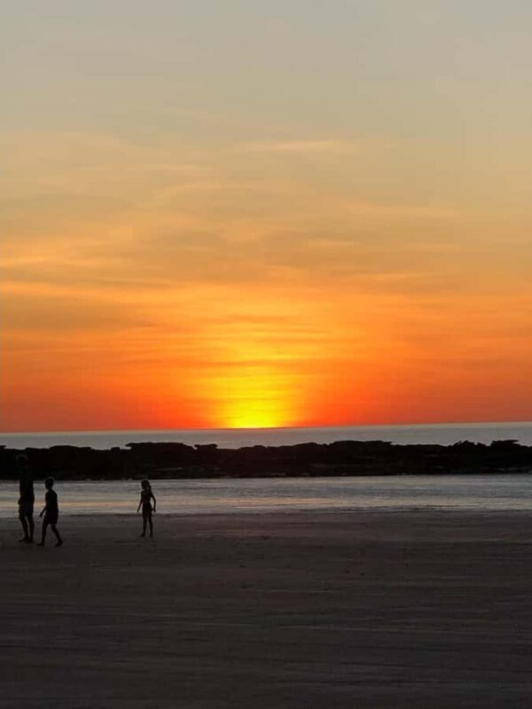 Broome: Afternoon Town Tour with Beach Sunset - Sunset and Relaxation