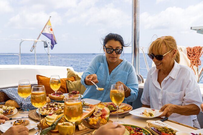 Brunch & Snorkel Catamaran Tour - Key Points