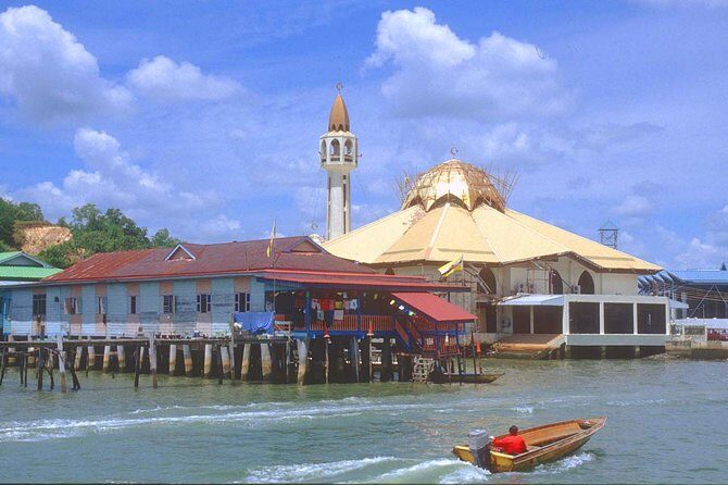 Brunei Half Day City Tour with Royal Regalia & Sultan Omar Ali Saifuddin Mosque - Authentic Experiences and Traveler Feedback