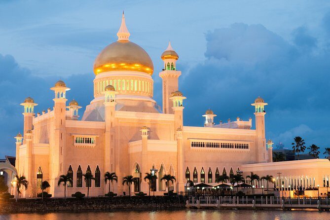 Brunei Half Day City Tour with Royal Regalia & Sultan Omar Ali Saifuddin Mosque - Who Will Love This Tour?