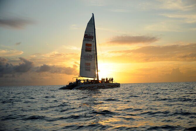Bubbly Sunset Cruise - Key Points