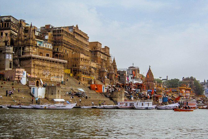 Budget full-day Varanasi tours : for unforgettable experience.. - An introduction to the spiritual city