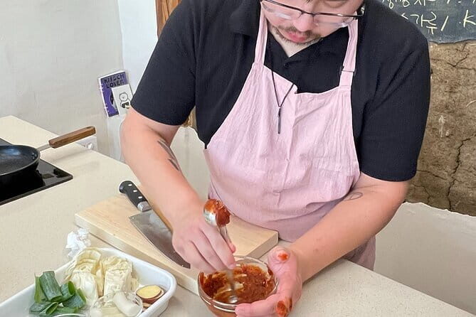 Bulgogi Kimbap & Korean Fried Chicken with Chef Hakyung In Hanok - The Itinerary and What to Expect