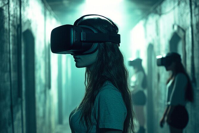 Bundle: 1 hour Axe Throwing+ 1 hour VR Escape Game - Who Will Love This Experience?
