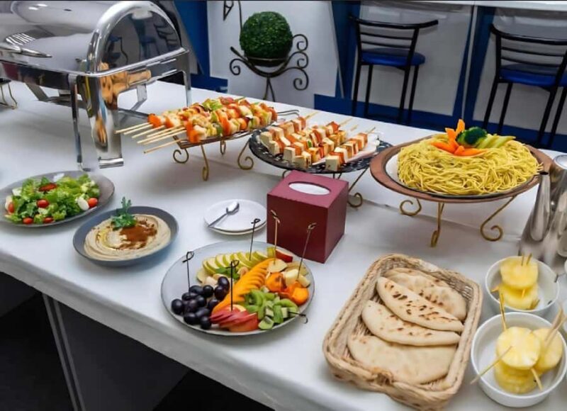Burj Al Arab: 2-Hour Yacht Tour with BBQ Dinner - Key Points