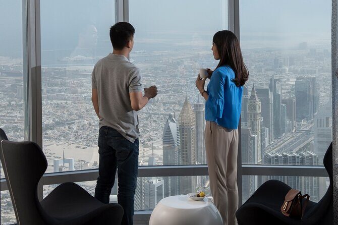 Burj Khalifa Entry Tickets to the 124 and 125 Level - The Tower’s Imposing Presence and Location