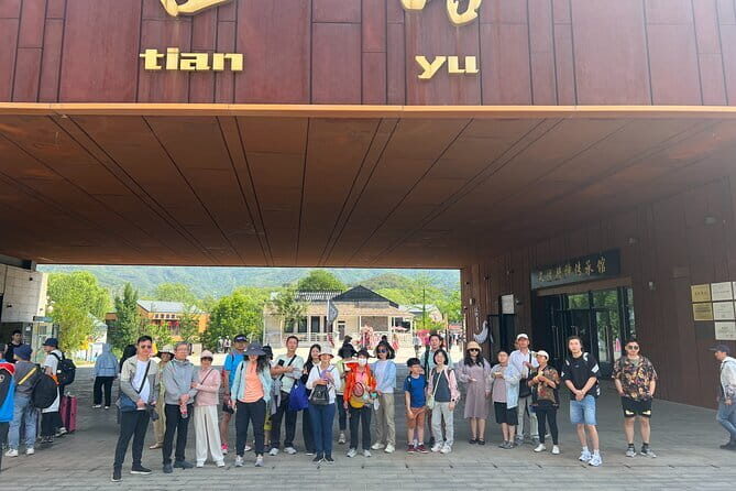 Busda:Mutianyu Great Wall and Summer Palace Guided Bus Tour - Introduction